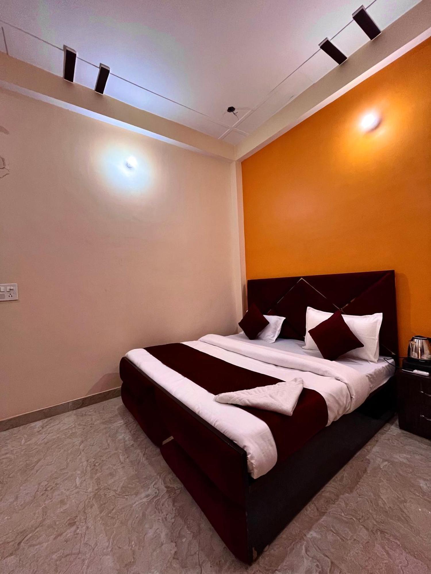 Hotel Vedas Villa Ayodhya By Admiral Suites Esterno foto